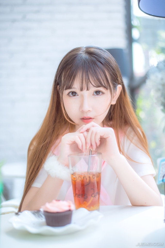 你连几点睡觉都控制不了，你还想控制人生；你的问题在于，你什么都懂，可是你懒啊！